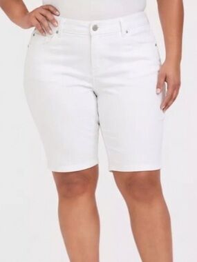 Democracy Ab solution 14” Bermuda White Denim Shorts size 18W